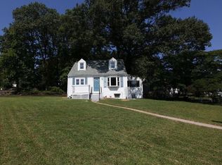 5000 W Lanham Dr, Hyattsville, MD 20784