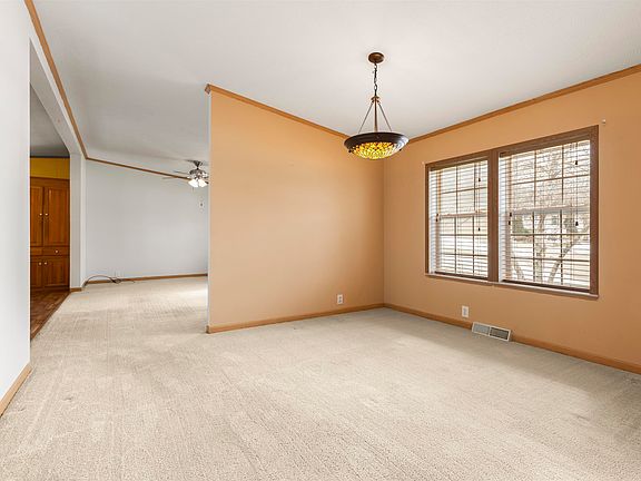 4th image of 5824 Cypress Ln