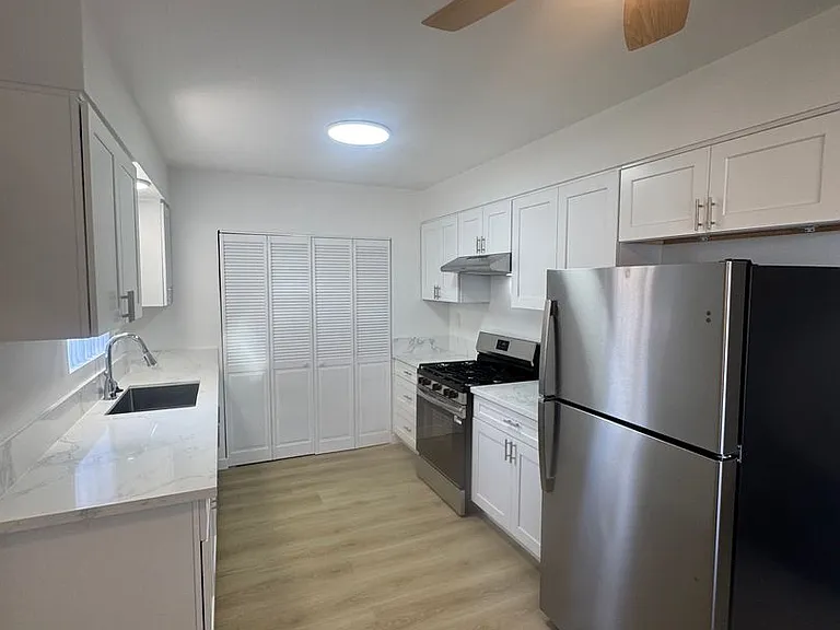 10541 Sycamore Ave — Photo 2