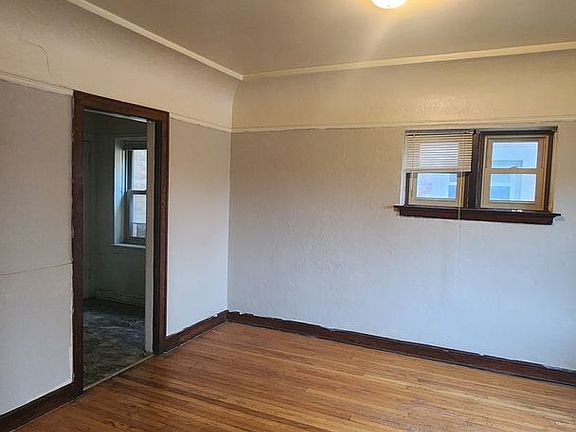 4th image of 4705-4721 W Burleigh St N #4-3065