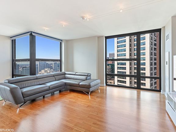 3rd image of 1160 S Michigan Ave APT 3303