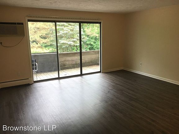 5th image of 341 Oakland St APT 20