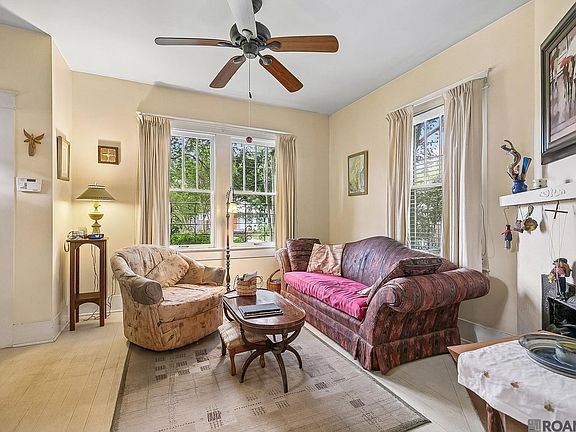 2nd image of 2132 Oleander St