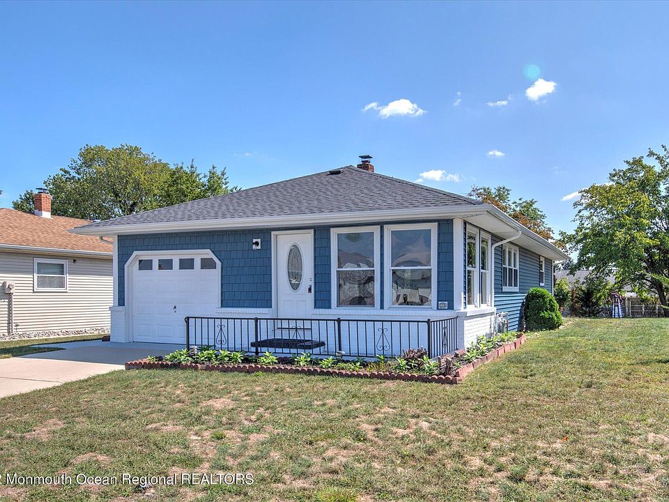 1st image of 34 Harrington Dr S