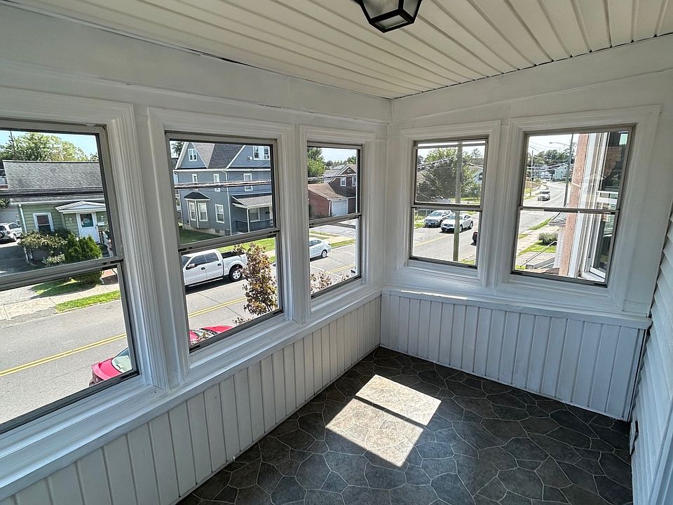 3 season porch.