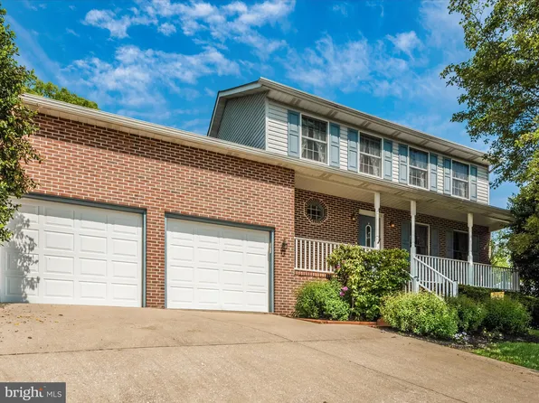 1208 Fairway Dr, Westminster, MD 21158