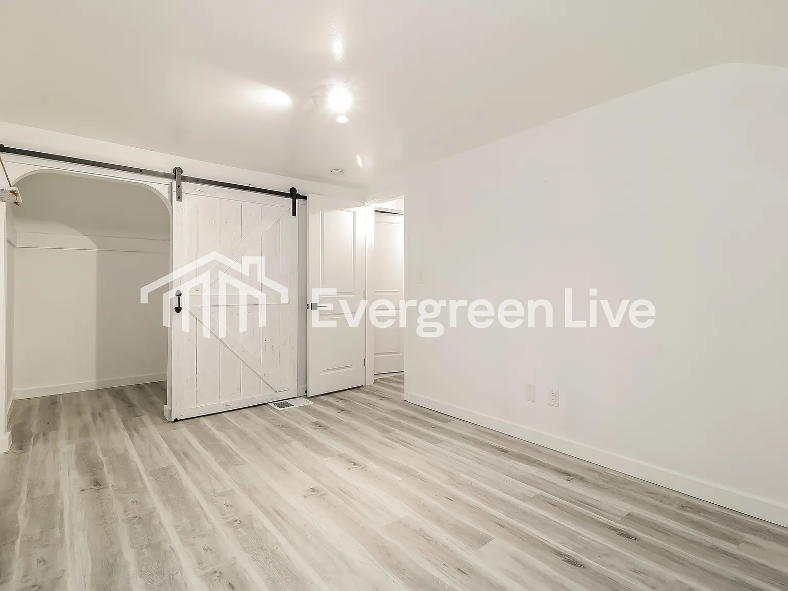 3 bed, 1.5 bath, 1137 sqft, $1,695 — Photo 3