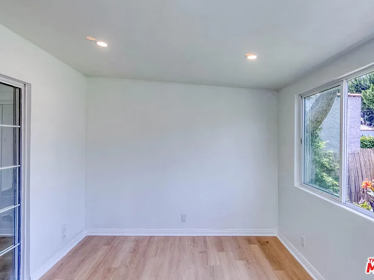 2127 Malcolm Ave — Photo 38