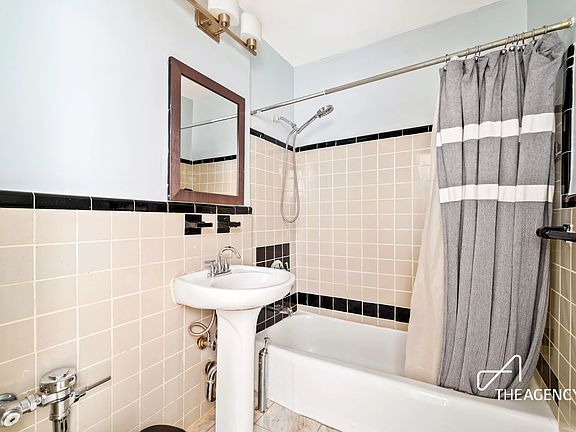 5th image of 342 E 53rd St APT 3C