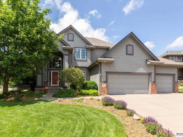 15210 Craig Cir, Bennington, NE 68007