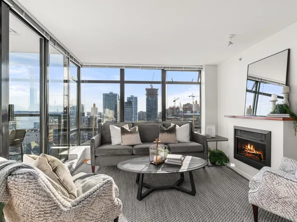 610 Victoria St #1103, New Westminster, BC V3M 0A5