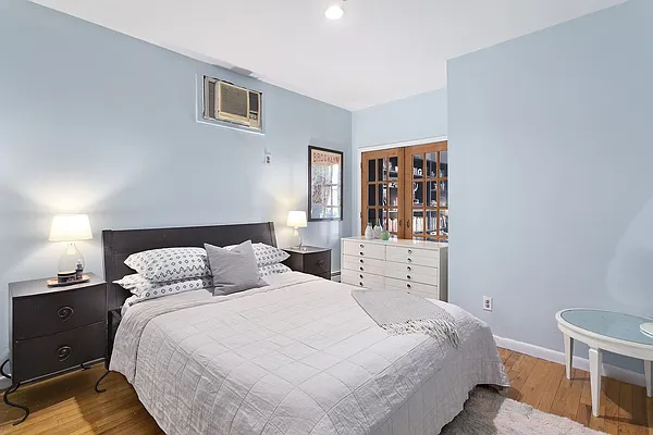 Rented by Compass | media 9