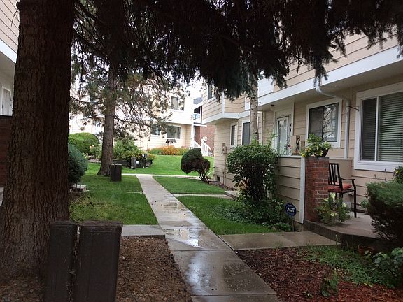 Beautiful HOA Grounds