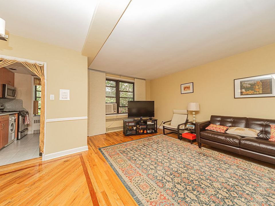 1st image of 2741 E 28th St APT 6D