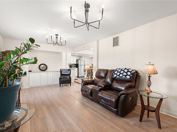 5th image of 2504 Homewood Dr