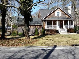 55 Woodridge Rd, Hampton Bays, NY 11946