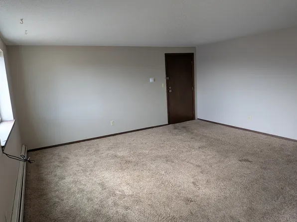 4808 S Baha Ave #1, Sioux Falls, SD 57106