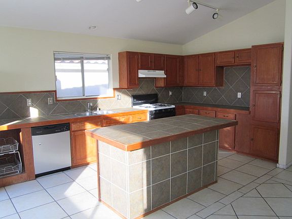 4th image of 6433 Mountain Mesa Ave