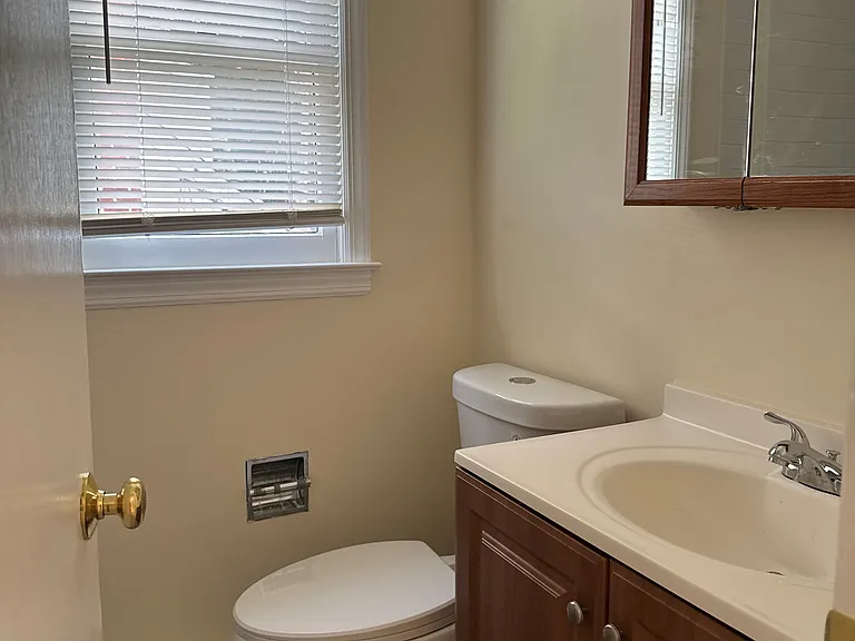 2ND FLOOR FULL BATH