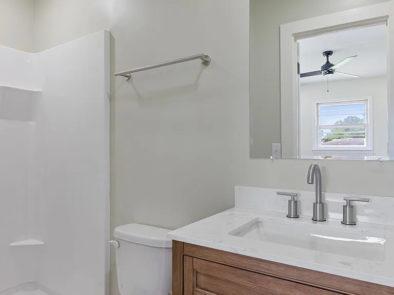 417 Edison Ave — Photo 4