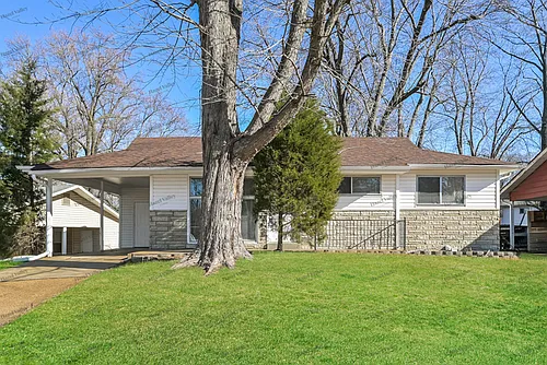 7048 Clover Ln Photo 1