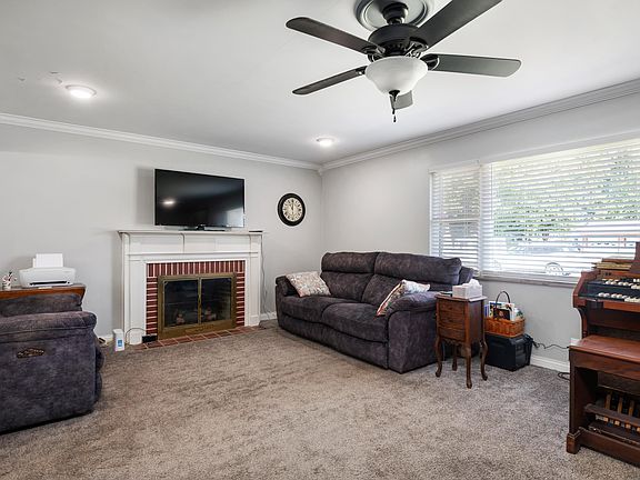 5th image of 1013 W Tilmor Dr