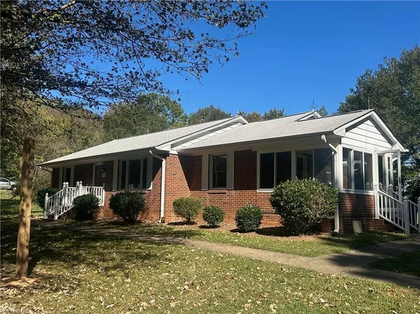 4761 Ader Dr, Winston Salem, NC 27105