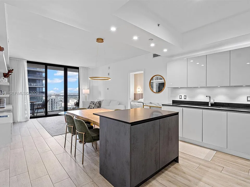 1010 Brickell Ave #4009