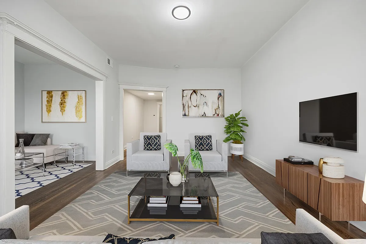 Building Photo - 5439 S Indiana Ave #2