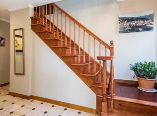 67 Valentine St, Glen Cove, NY 11542