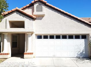 11563 Sunset Pl, Apple Valley, CA 92308