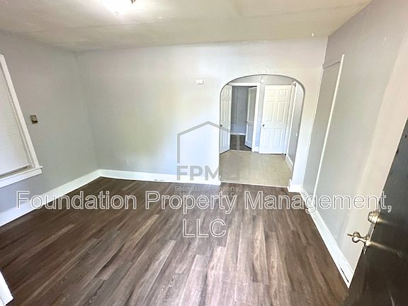 4th image of 3257 Macon Rd