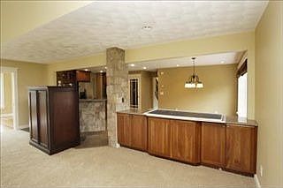 4th image of 111 Castleridge Dr