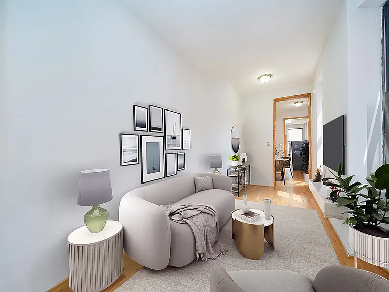 501 1/2 W 43rd St #5E — Photo 3