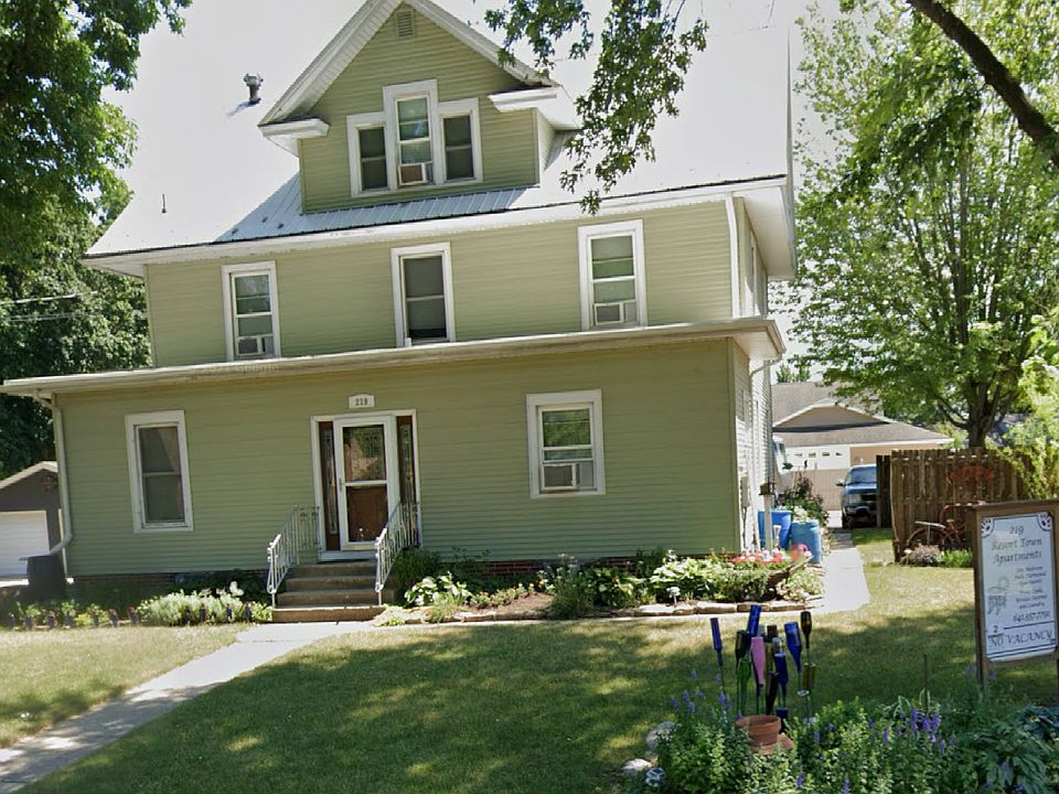1st image of 219 6th Ave N #6