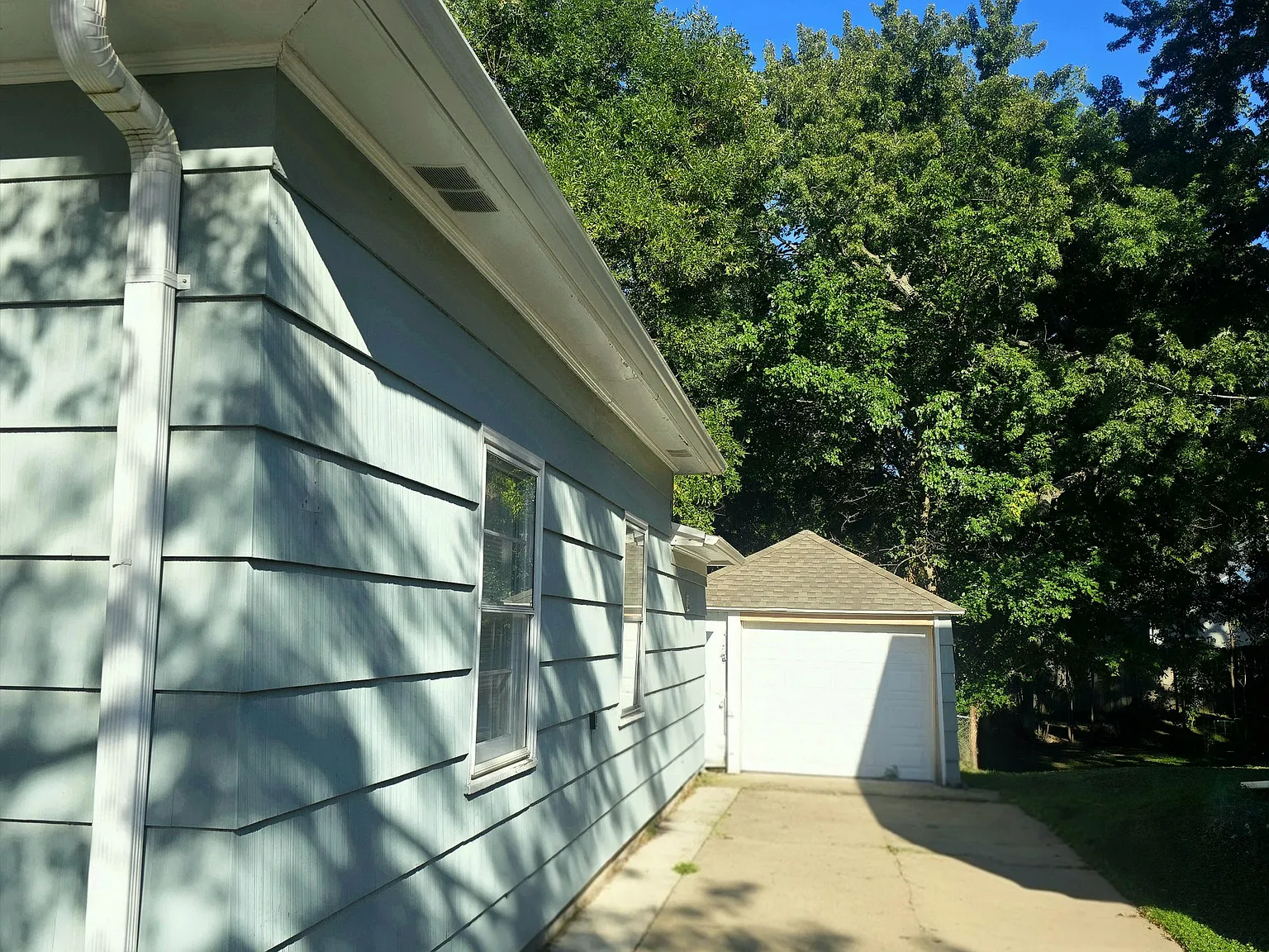 S Cliff Ave, Sioux Falls — Photo 2