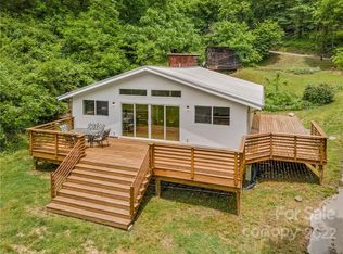 598 Hill St, Marshall, NC 28753