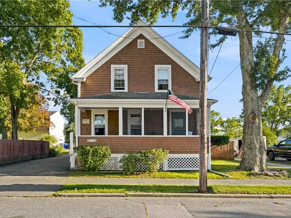 60 Charles St, Bristol, RI 02809