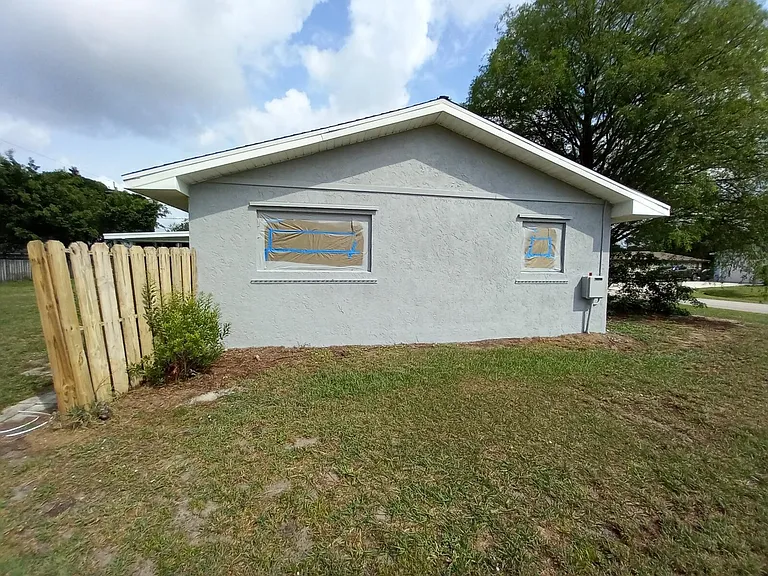 1862 SW Burlington St — Photo 3