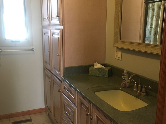 5th image of 237 N Park St