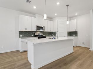 700 Sand Dollar Dr, Kemah, TX 77565