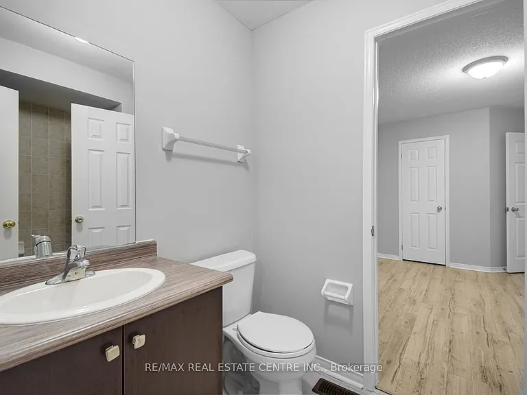 112 Commodore Dr — Photo 31