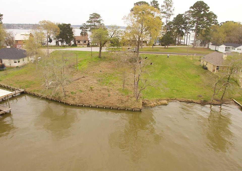 1st image of 305 Twin Magnolia