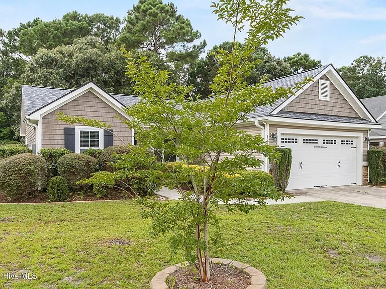 421 Ridgeway Dr — Photo 3