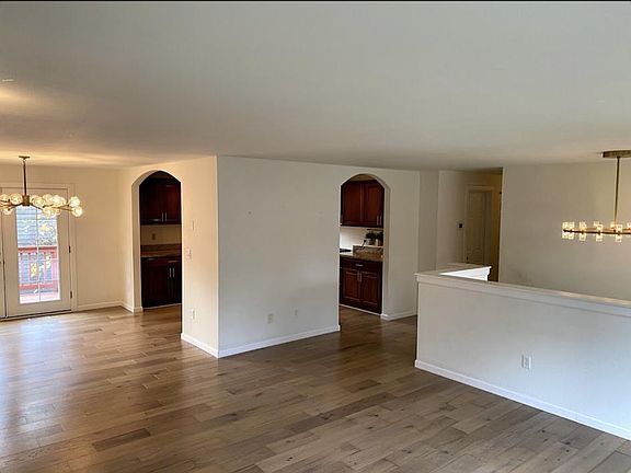 5th image of 5005 114th Ave NE
