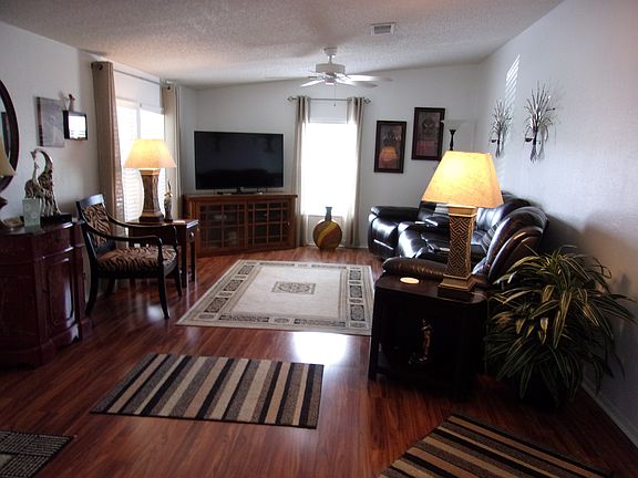 5th image of 613 Tulip Cir W