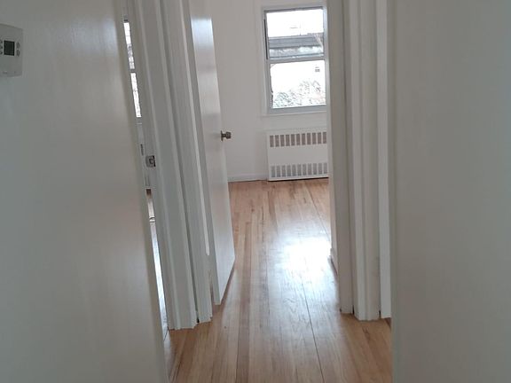 4th image of 2901 Far Rockaway Blvd