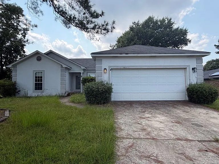 199 Amelia Dr W — Photo 1