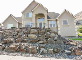 701 Meadow Hills Dr, Richland, WA