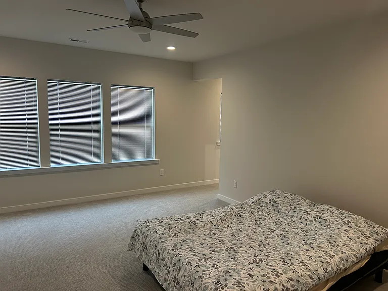 1020 W Lock Rd — Photo 6